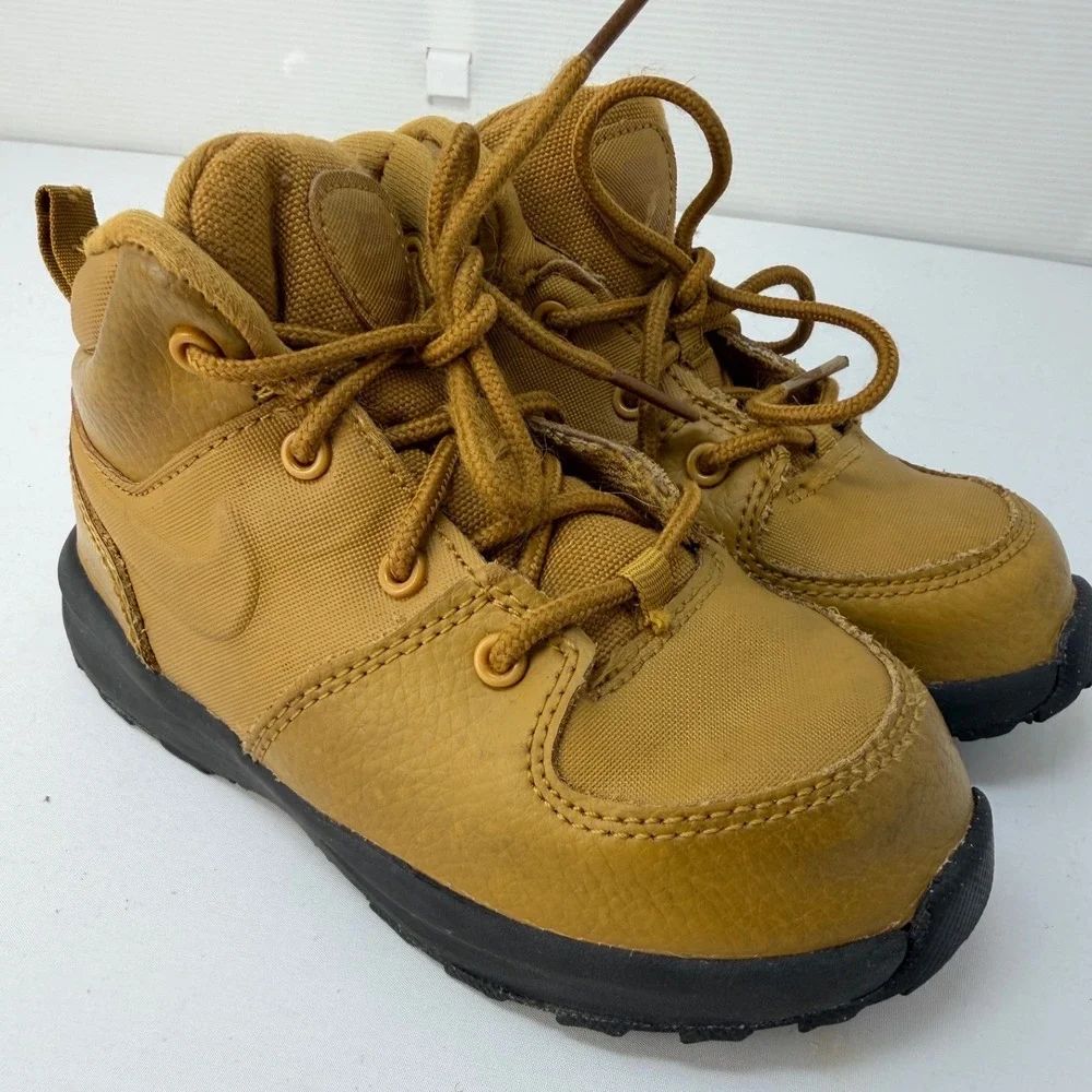 Nike Manoa LTR Kids Boots Wheat Tan Brown High Top Sneakers BQ5374-700 Size 9C